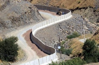 İran sınırına duvar!