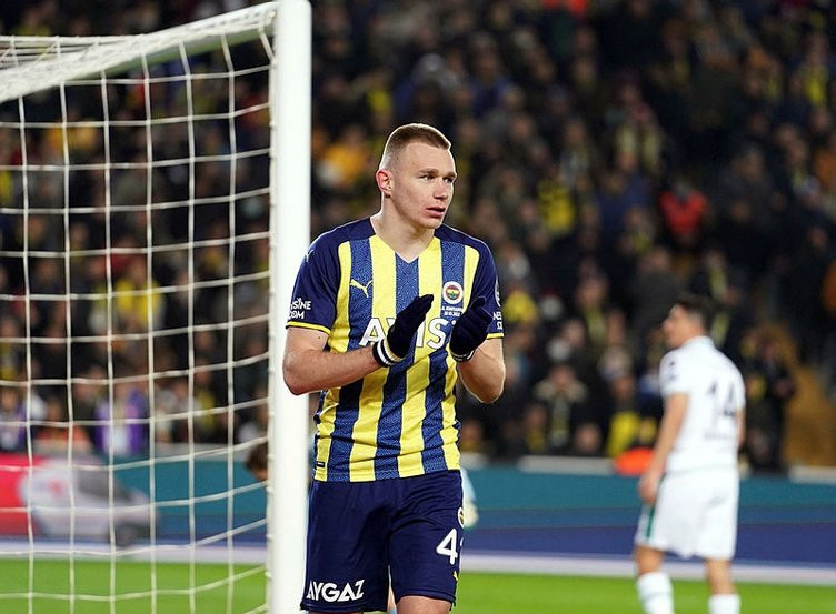 Tam 11 oyuncu birden: Fenerbahçe'de ayrılık rüzgarı!